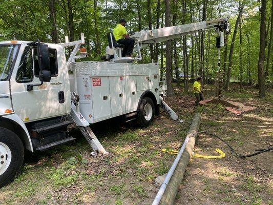 Utility pole installation with 200amp service