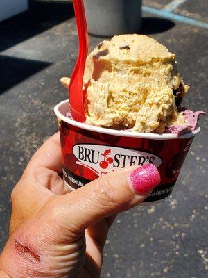 2 dips. Graham central station and  Black Raspberry chocolate chunk