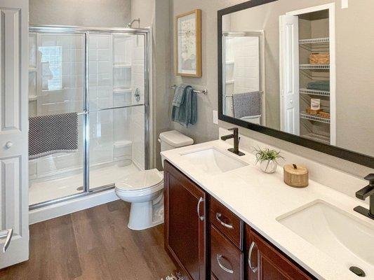 Creekside Ranch Apartments Renovated bathroom