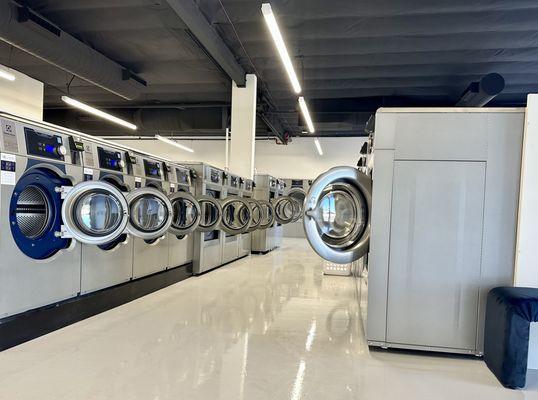 Small & Medium Washing Machines