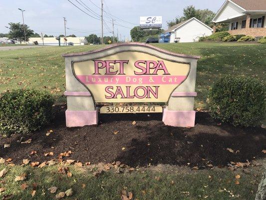 Pet Spa Salon sign