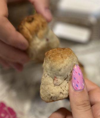 @saucerstea on Instagram, Strawberry GF Keto Scones~ They are absolutely delicious and come in a 4 pack for $10!