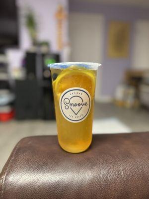 Lychee white peach fruit tea? I guess? The orange slice makes it seem deceptively not so.