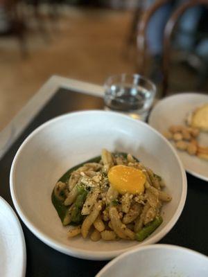 Cavatelli with asparagus and egg