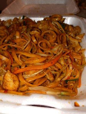 Chicken Lo Mein awesome lots of noodles, chicken and veggies in brown sauce!