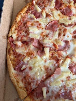 Cheese Pizza with ham and pineapples