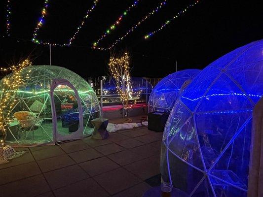 Rooftop igloos (January)