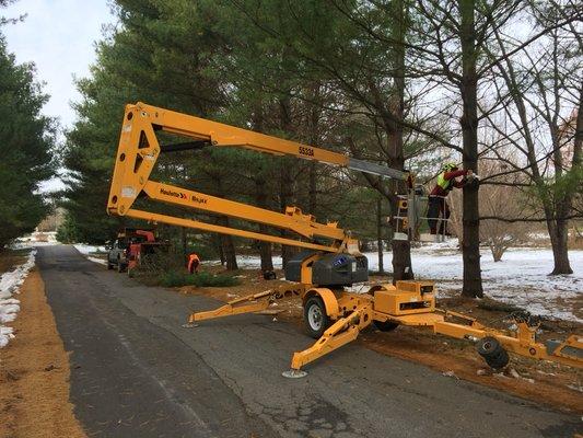 Our articulating boom lift adds a margin of efficiency and safety.