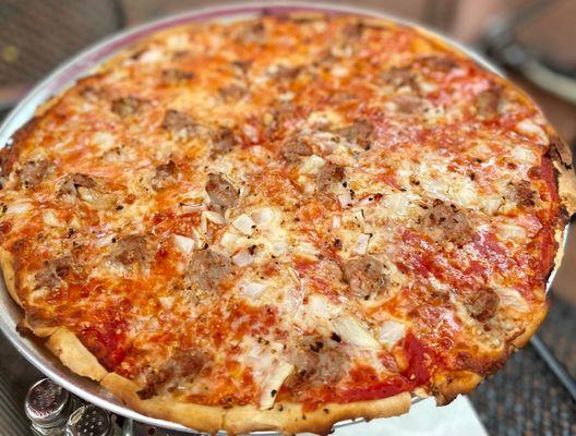 Sausage,onions,garlic large pizza