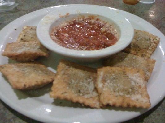 Toasted Ravioli (yumola)