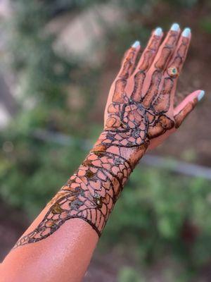 Contemporary henna piece!