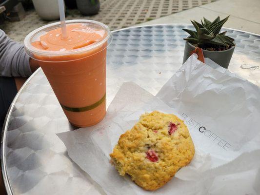 Tropical smoothie, scone