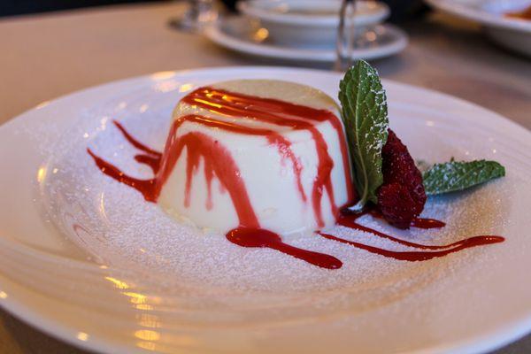 Pannacotta dessert