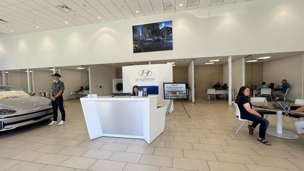 San Tan Hyundai Sales Floor