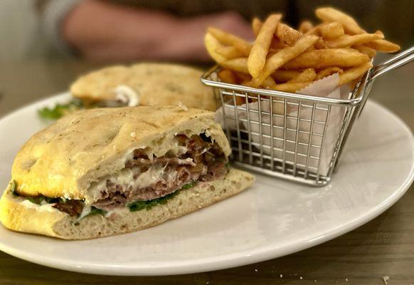 Prime rib French dip