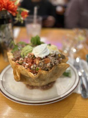 Grande Taco Salad w shredded beef