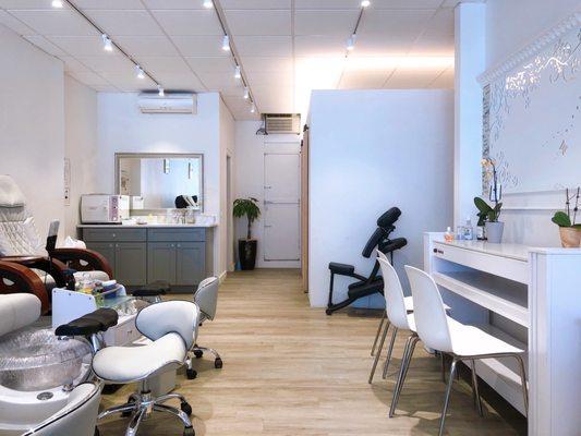 Magnificent nails and beauty salon