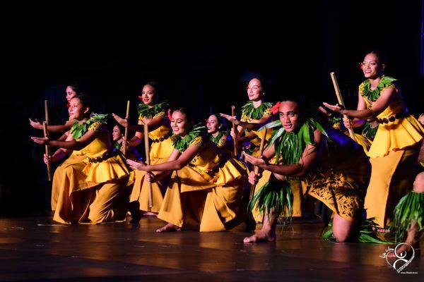 Nonosinas "Hotu & Tāne" class in the Siva Samoa section by Kuegi Toilolo on Toata stage (Tahiti)