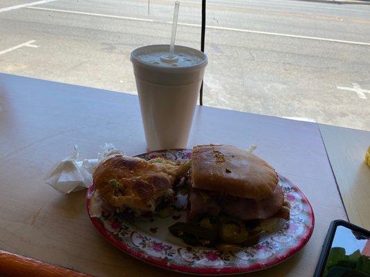 Cubana torta with piña fresca