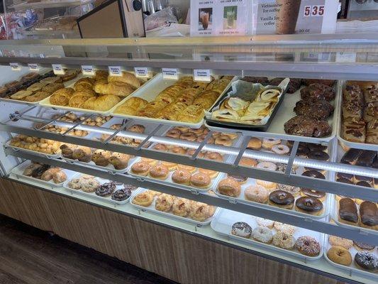 Good selection of donuts!