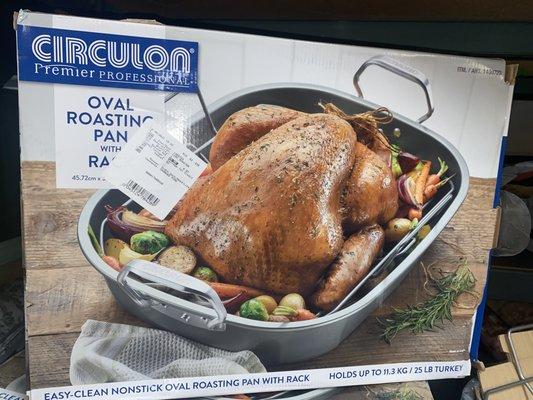 Circulon Oval roasting Pan- New in Box