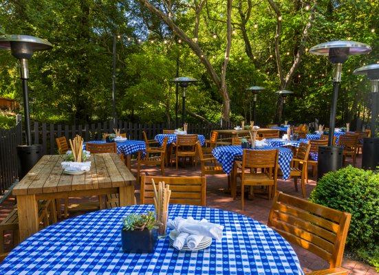 creekside outside dining