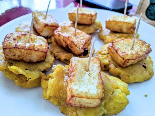 Tostones con queso