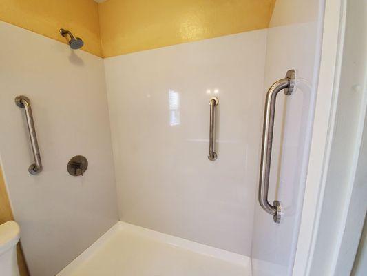 Quartz Shower Walls, Dawn Plumbing