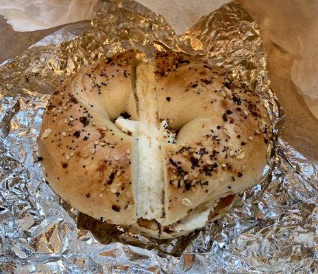 Everything bagel (w plain cream cheese)