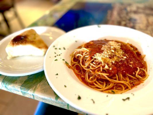 Spaghetti Bolognese lunch