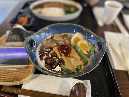 Double black garlic donkotsu ramen