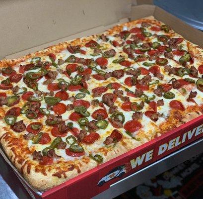 Our BIG BROTHER PIZZA will take care of the entire family! Can feed 4-6 people.