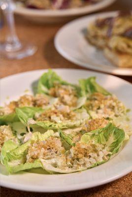 LITTLE NECK CLAM SALAD (CRISP GEM LETTUCE, SPICY LONG HOT PEPPERS & CRUNCHY BREADCRUMBS)