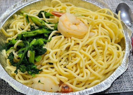 Shrimp with broccoli rabe