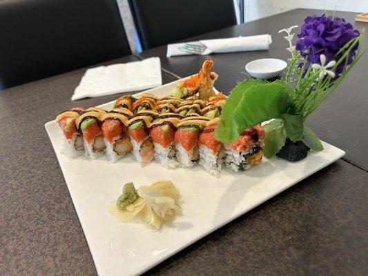 Super Dragon roll and Spicy Girl roll