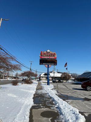 Viviano's store front