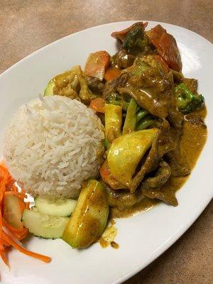 Beef curry with veggies