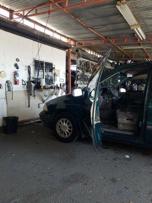 Inside of Best Deal Auto Glass.