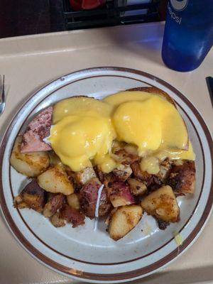 Eggs benedict