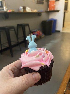 Cupcake from an event that they had hosted earlier in the day and were passing out extras to customers! So sweet!