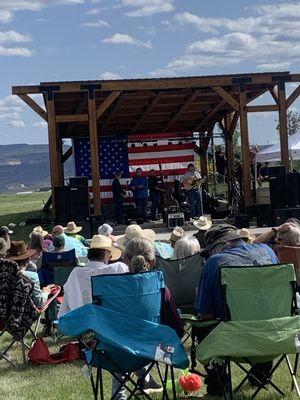 Pickin' in the Pines