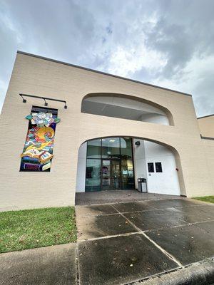 Flores Neighborhood Library