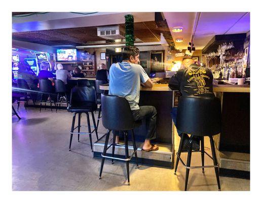 Jimmy's Place.4300 S Amelia Ave,Lyons, IL  SouthSide Blue Collar Dive Bar.Easy Friendly Service & Atmosphere. Pool Jukebox Slots. Cool!