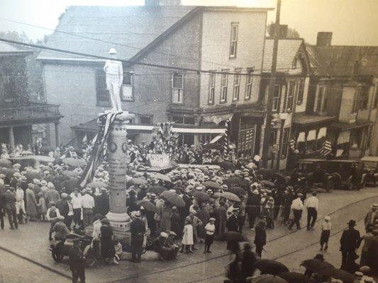 Cool picture taken in 1924 of the town's center.