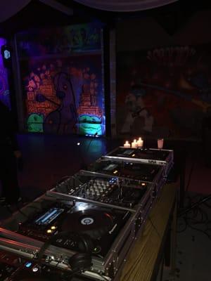 DJ equipment & artwork