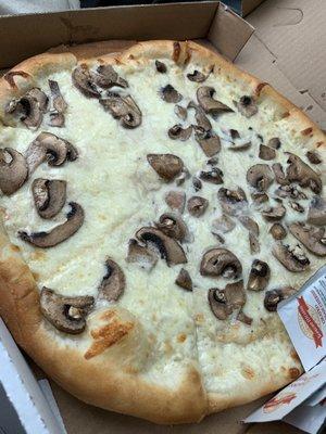 Alfredo Pizza w/ Mushrooms