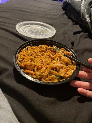 Chicken lo mein