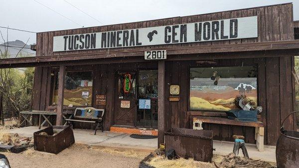 Tucson Mineral and Gem World