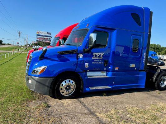 2023 TFY Freightlinere Cascadia