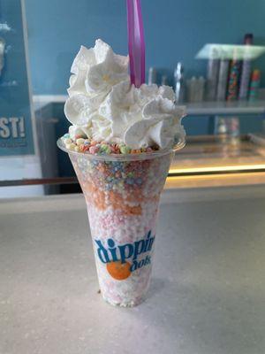 Large cup with 4 flavors !  Birthday Cake, strawberry cheesecake, orange ,  Frozeti Confetti with Popping Candy